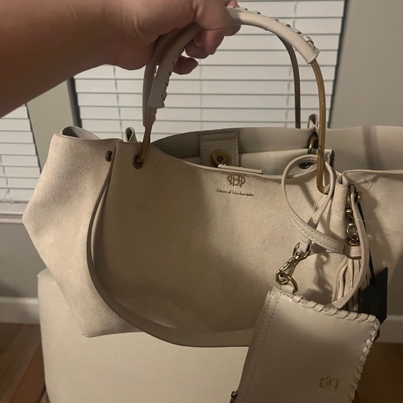 House of Harlow 1960 Cream Tote with Gold Details - Picture 2 of 8